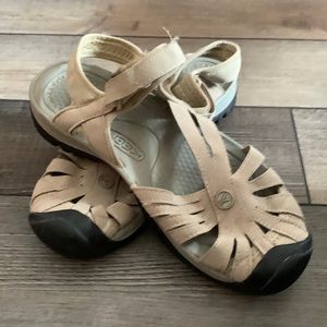 Keen sandals size 10